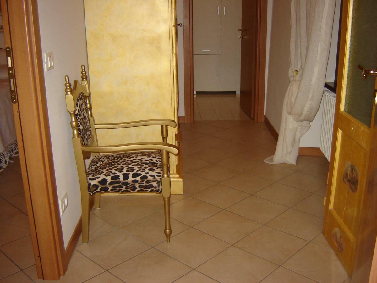 Casa Del Sole Appartamento N° 2 White And Gold Room 가바르도 외부 사진