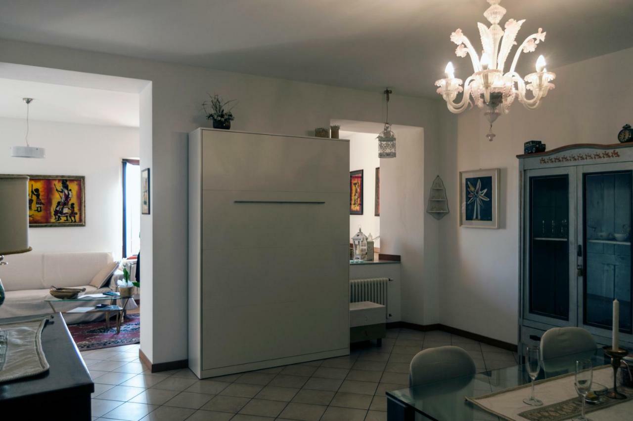 Casa Del Sole Appartamento N° 2 White And Gold Room 가바르도 외부 사진