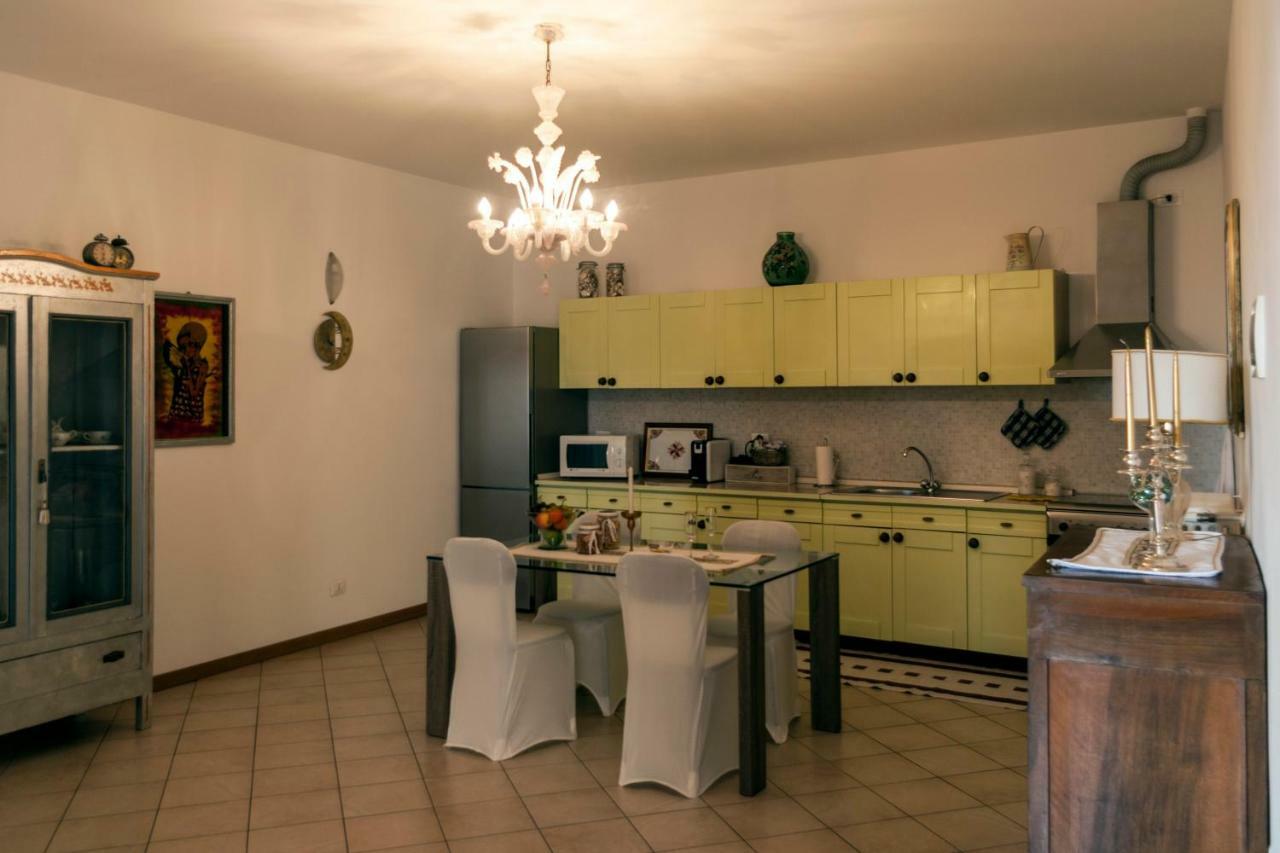 Casa Del Sole Appartamento N° 2 White And Gold Room 가바르도 외부 사진