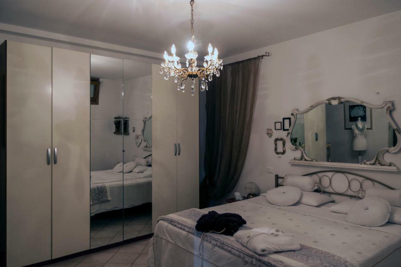 Casa Del Sole Appartamento N° 2 White And Gold Room 가바르도 외부 사진